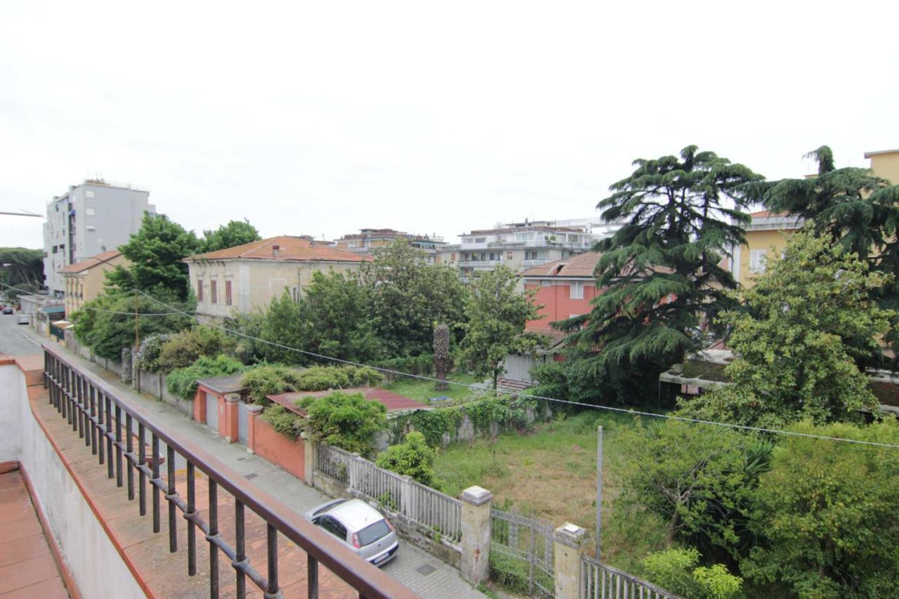 مارينا دي كارّارا L'Arrocco Bed And Breakfast المظهر الخارجي الصورة