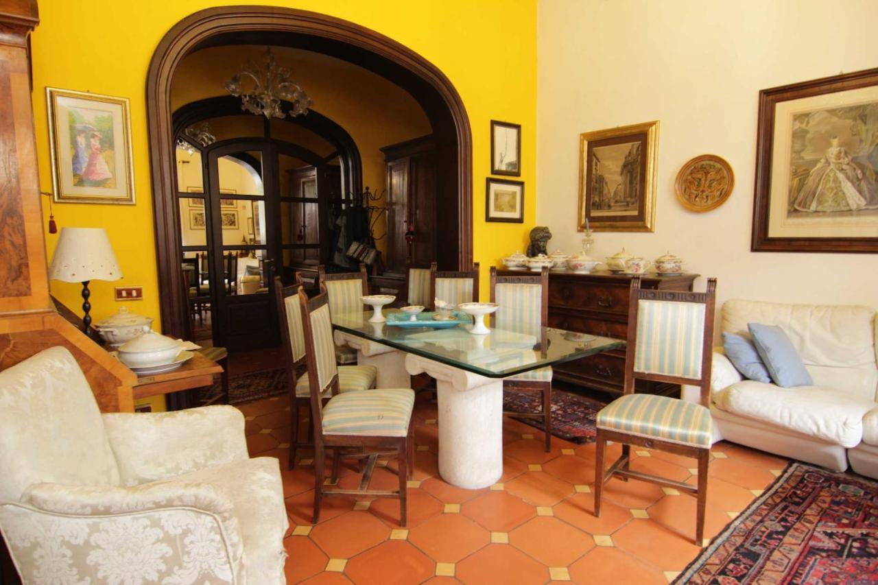 مارينا دي كارّارا L'Arrocco Bed And Breakfast المظهر الخارجي الصورة