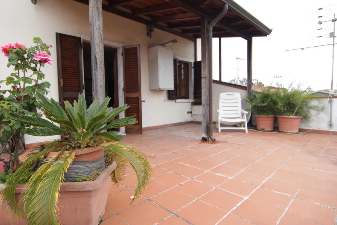مارينا دي كارّارا L'Arrocco Bed And Breakfast المظهر الخارجي الصورة