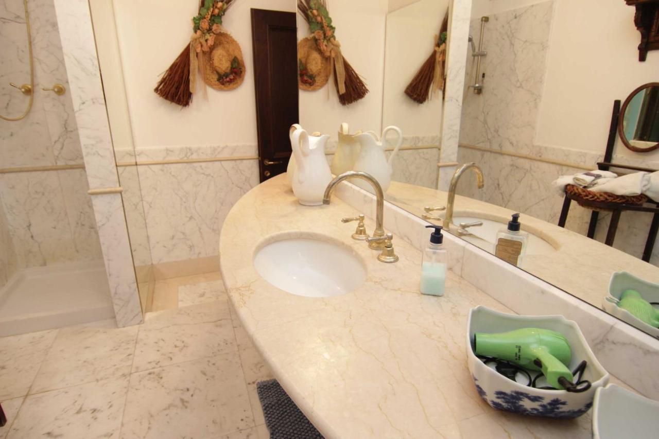 مارينا دي كارّارا L'Arrocco Bed And Breakfast المظهر الخارجي الصورة