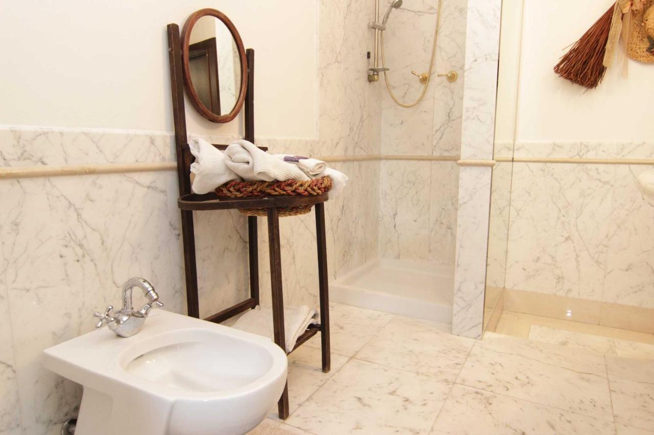 مارينا دي كارّارا L'Arrocco Bed And Breakfast المظهر الخارجي الصورة